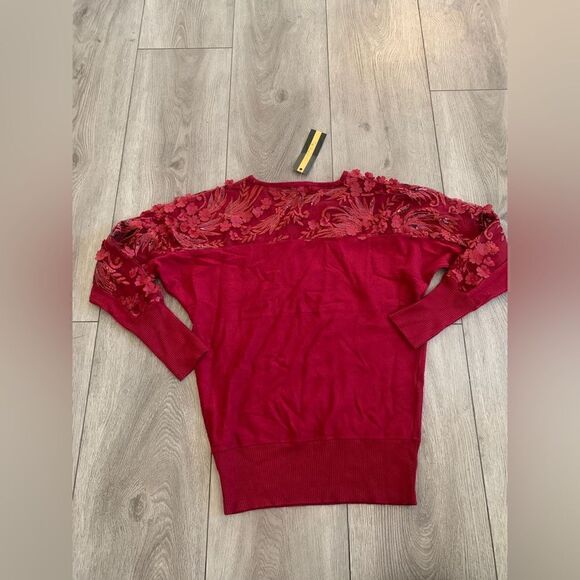 Joseph A beautiful sweater perfect for Valentine’s Day - Picture 3 of 8